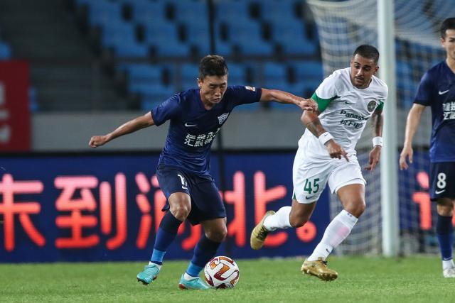 必一运动-45分钟4射0进球！莱昂纳多浙江队首秀平淡首场
