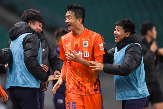 必一运动-34岁戴老板赛季首秀破门救主 泰山新合同还送吗？