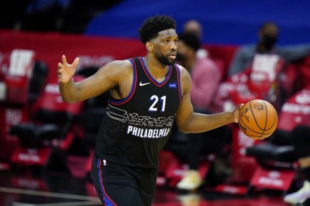 必一运动官方网站-面对潜在对手仅拿6分 恩比德状态下滑76人存隐患