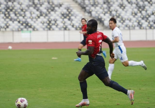 必一运动官方网站-【热身赛】阿奇姆彭2球卡尔德克破门 深足4比2梅州